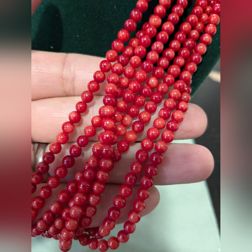 Genuine Coral Beaded Necklace - Picture 2 of 13